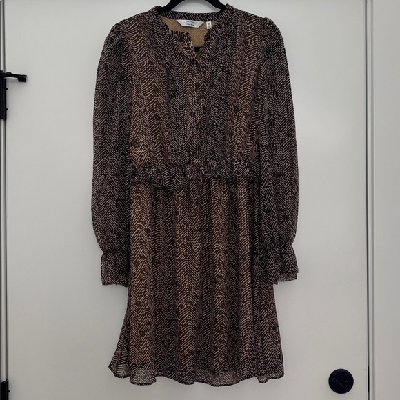 :Price Firm: & Other Stories Zig Zag Ruffled Mini Dress - Picture 4 of 9